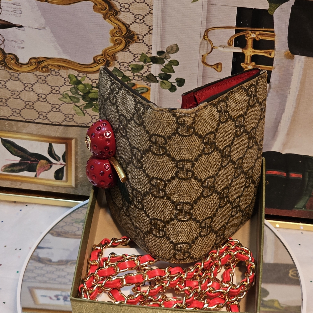 Gucci GG Supreme Coated Canvas 3D Beige & Red Cherry Compact Wallet - Picture 12 of 16
